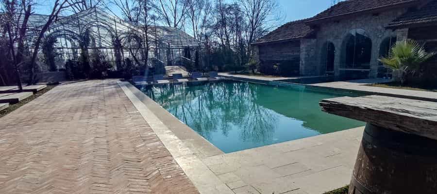 Piscina del pabellón de caza
