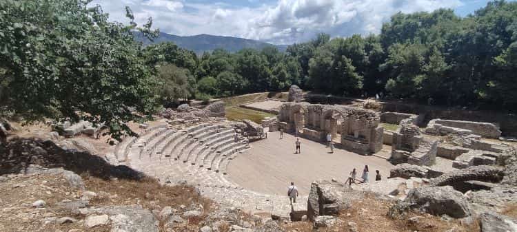 Anfiteatro en un yacimiento arqueológico
