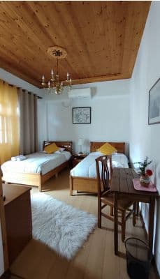 Habitación doble hotel Gjirokastra