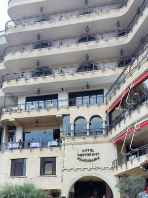 edificio hotel restaurante panorama