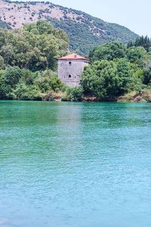 Vista del lago de Butrinto