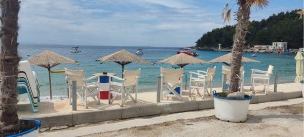 paseo marítimo de Himare