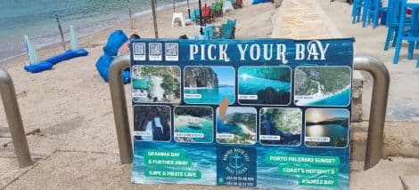 cartel promocional de excursiones en barco
