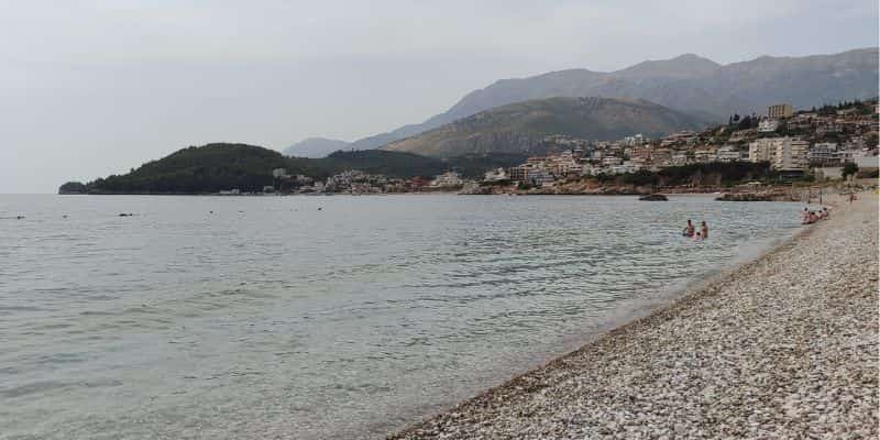 Montañas de la playa de Potami