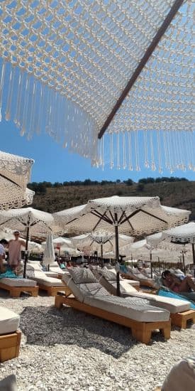 Sombrillas de la playa de Llamani