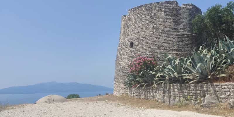Torre de la muralla del castillo de Saranda