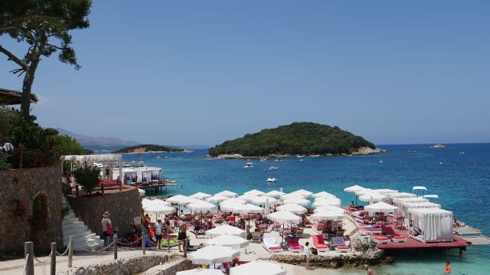 Islas gemelas frente Ksamil