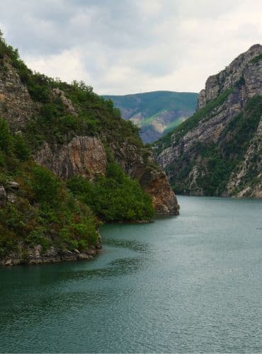 Lago Koman