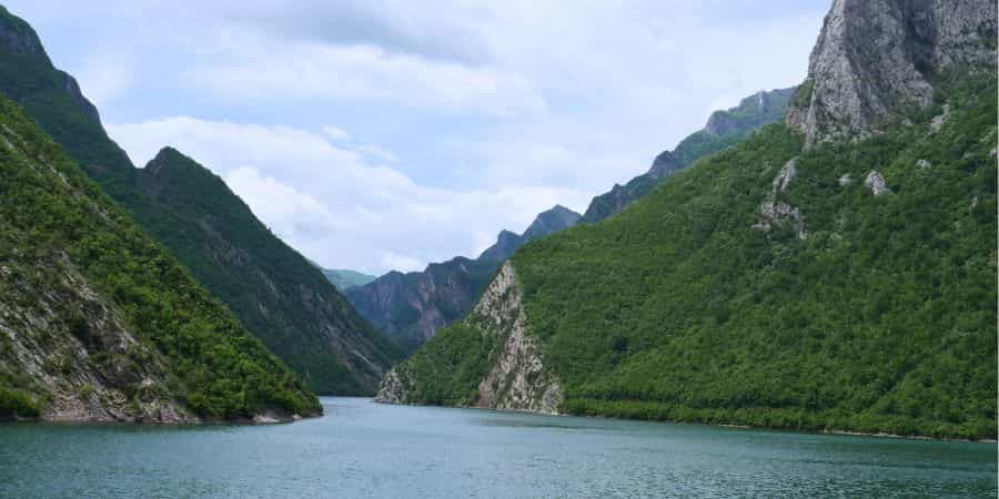 Lago Koman