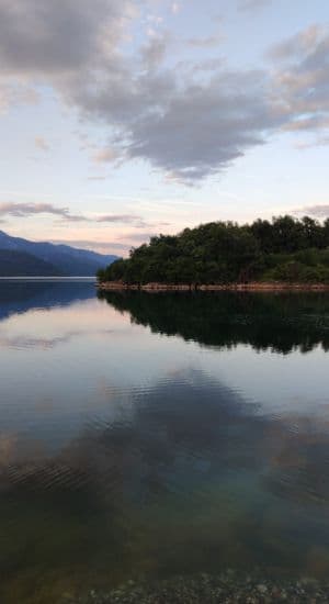 El recodo del río en este restaurante es increíblemente bonito.