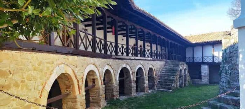 monasterio de ardenica alojamiento